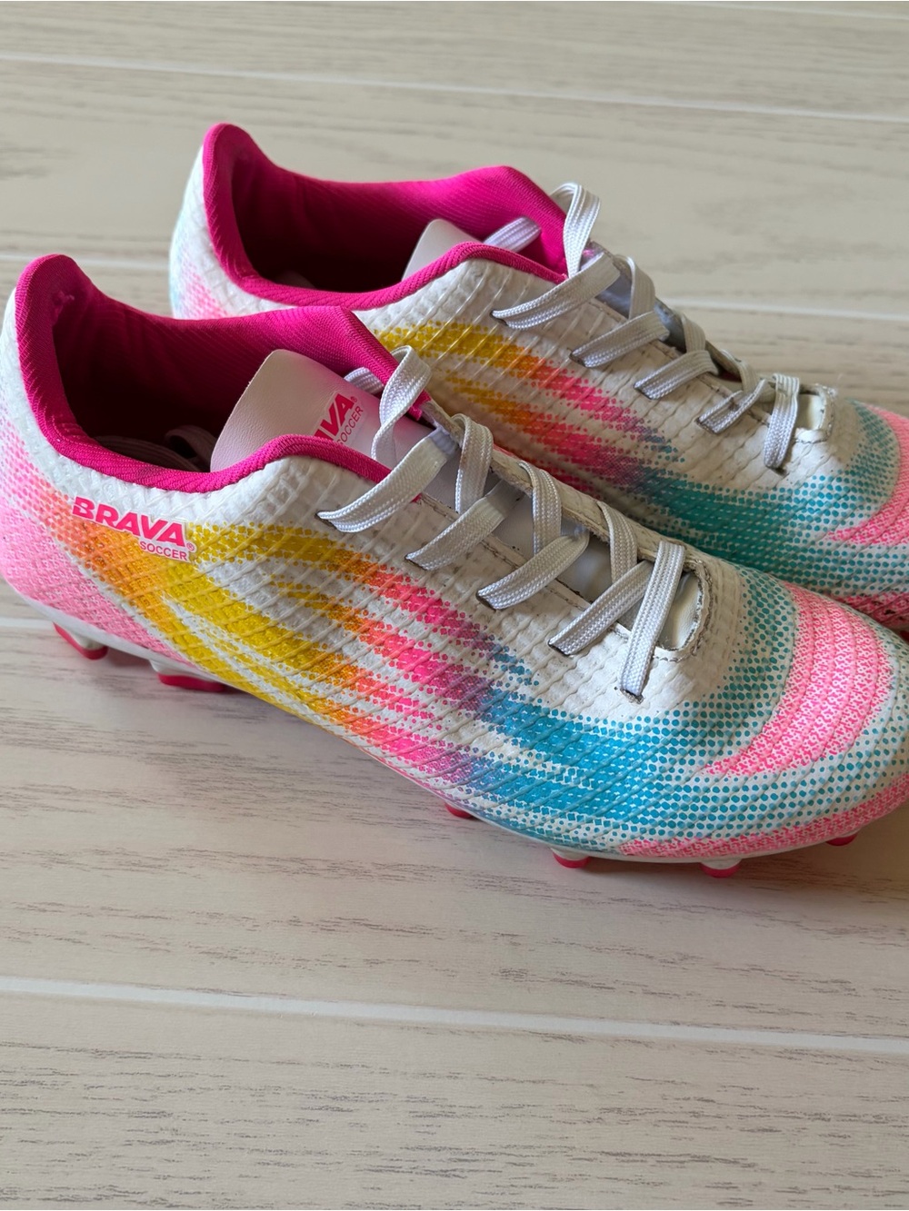 Brava Soccer Cleats Size 4.5 D
